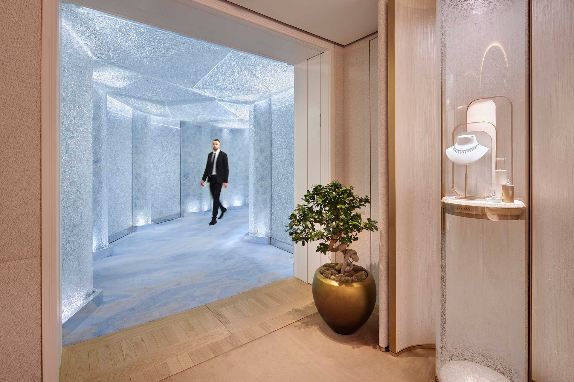Cartier boutique store in Geneva redesigned and upgraded (14)