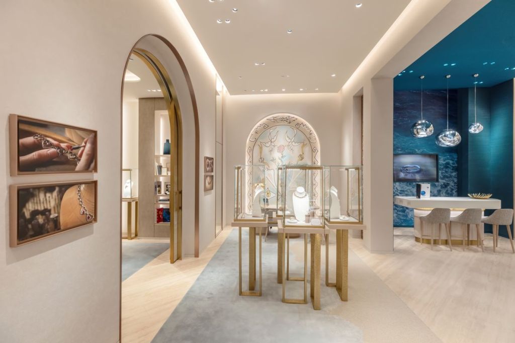 Fred Jewelry the creation of the first boutique shop in Dubai (3)